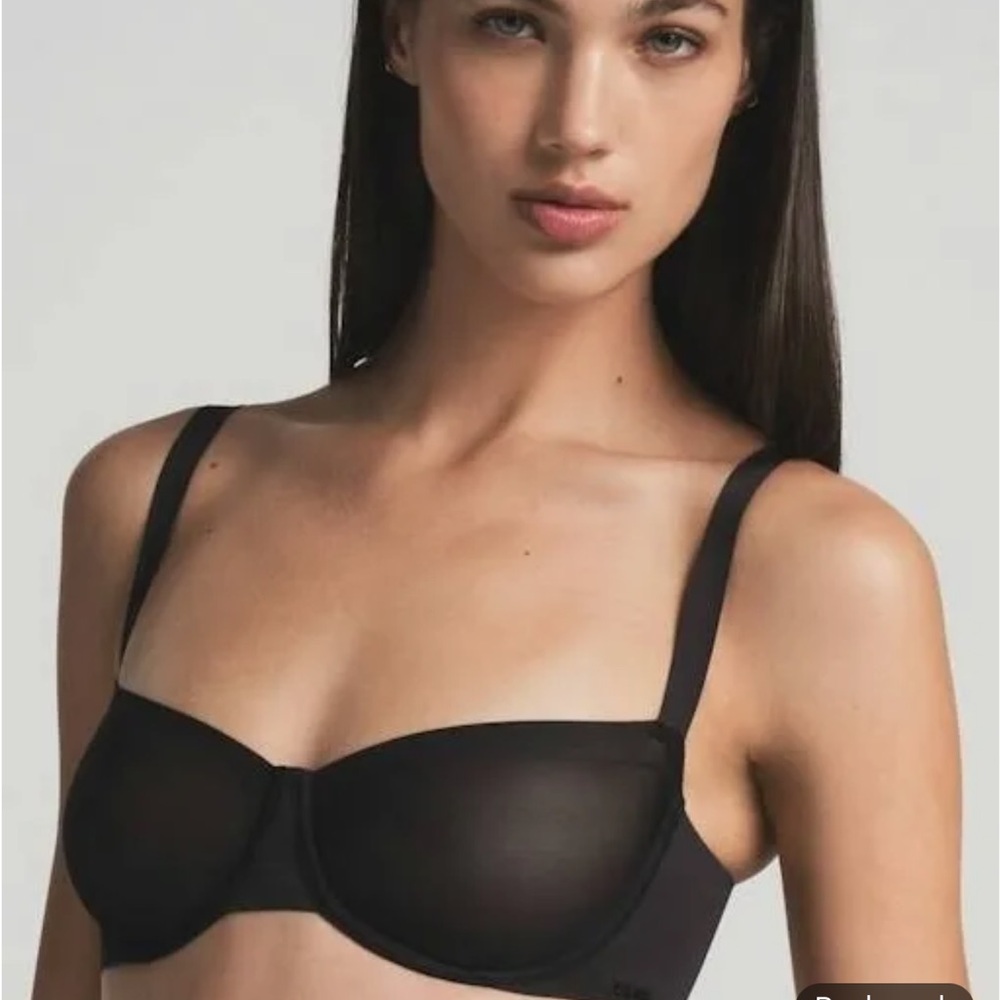 Skims nwt No Show molded unlined balconette bra onyx black 34B 🖤
